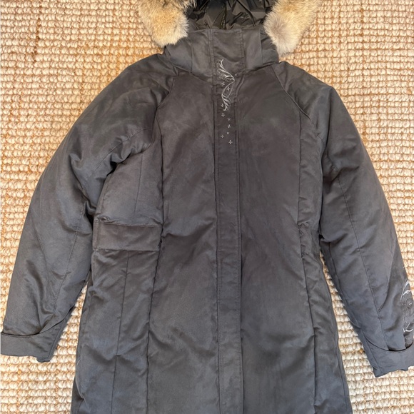 Cabela's Gray Goose down Winter Coat with 100% Coyote Fur Ruff. Size L. - Picture 3 of 7